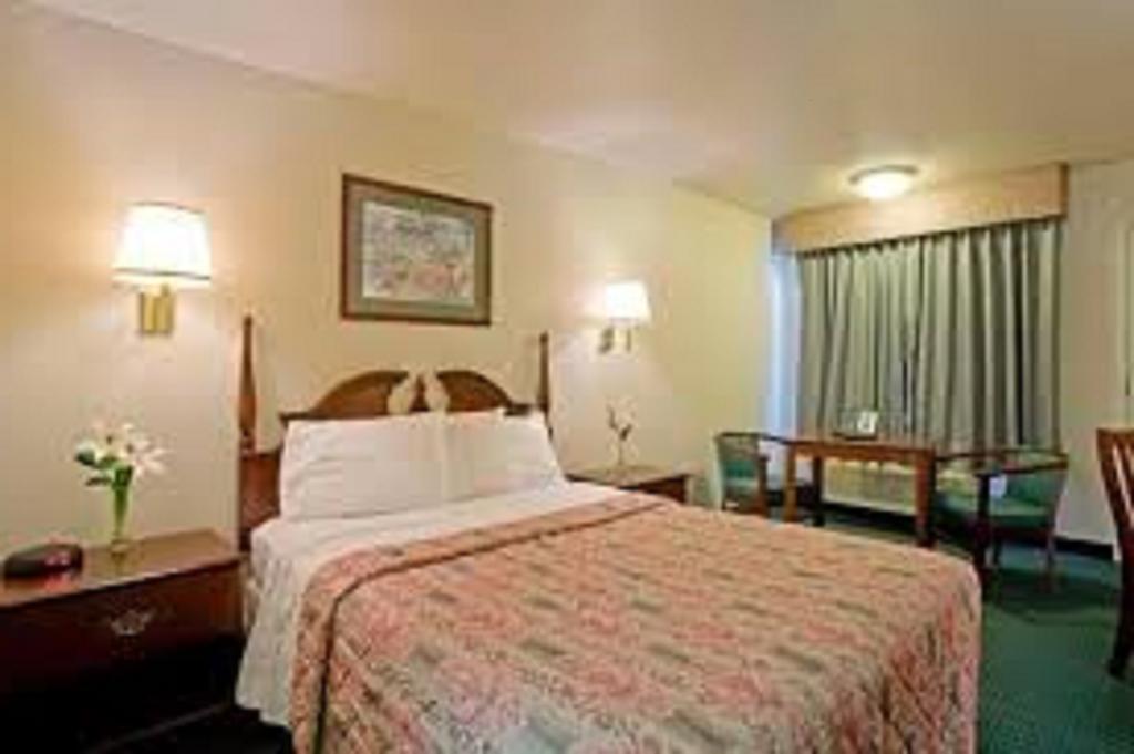 Best Inn Wellsville